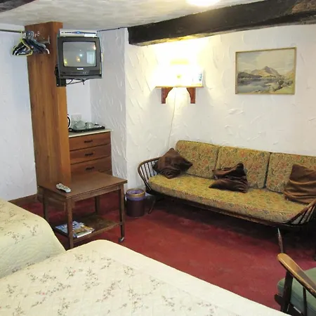 Ann Tysons House 3*